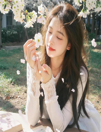 YSL小黑条蜜桃色_91极品女神私人尤物在线播放